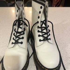 Dr. Martens 
White 
$40.00
Smoke/ pet free home 
Size 8